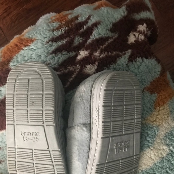 Grey warm slippers. Size 8. Very Comfortable. With hard soles. - Picture 2 of 9